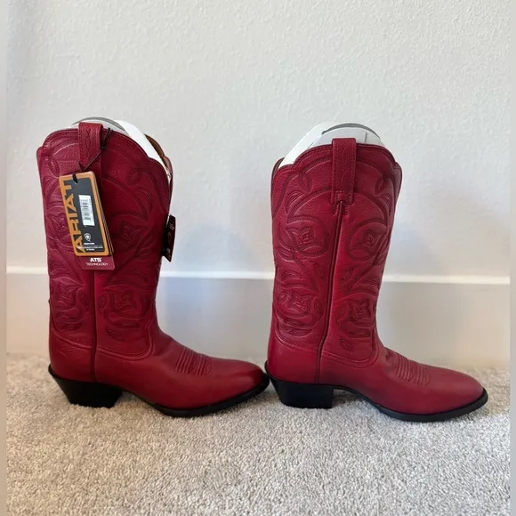 NEW WITH TAGS Ariat Women’s Heritage Western Red Deertan 12” Boots