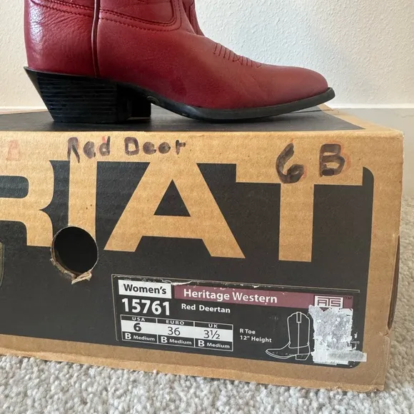 NEW WITH TAGS Ariat Women’s Heritage Western Red Deertan 12” Boots