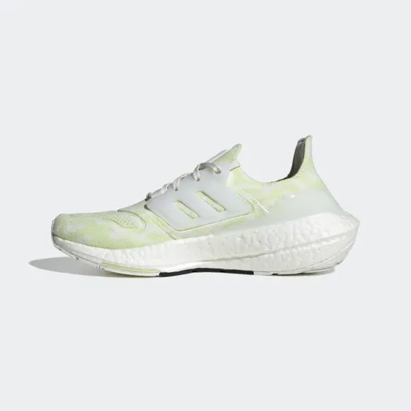 [NEW] Women's Adidas UltraBoost 22 Shoes Size 9 GX6302