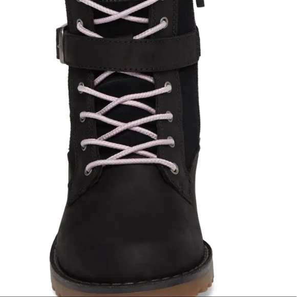 NIB Authentic UGG boots youth sz 6/ women’s sz 7.5
