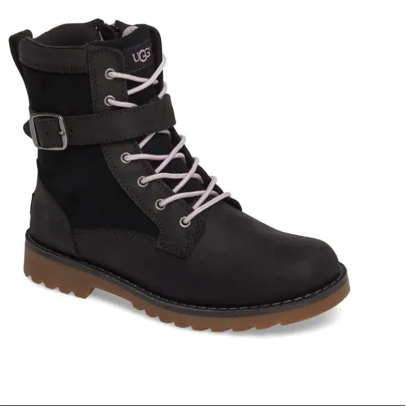 NIB Authentic UGG boots youth sz 6/ women’s sz 7.5