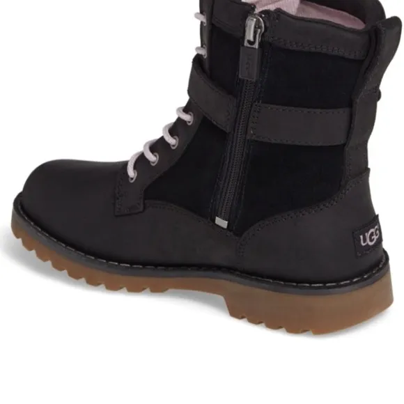 NIB Authentic UGG boots youth sz 6/ women’s sz 7.5