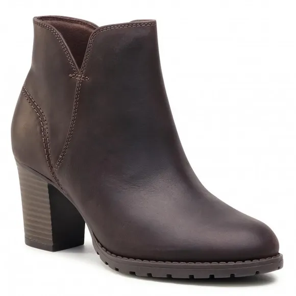 NIB Clarks Verona Trish Block Heel Ankle Boots Booties Taupe Leather 9M