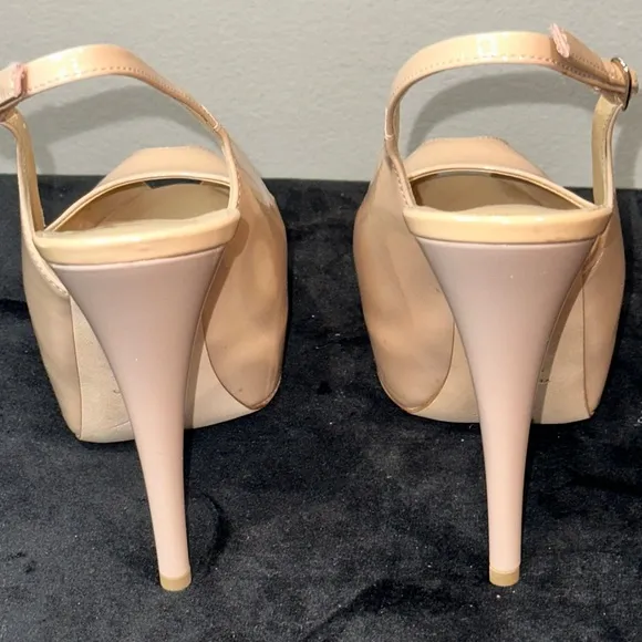 NIB Giuseppe Zanotti Nude patent peeptoe platform heels - Sz 7 or 37