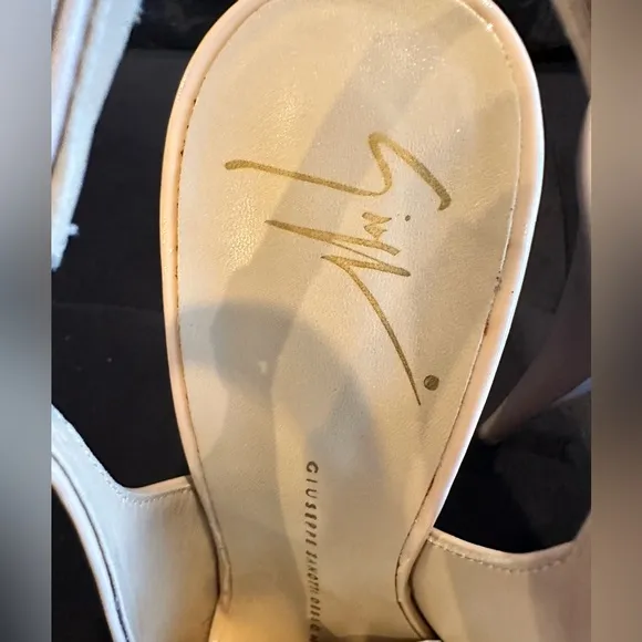 NIB Giuseppe Zanotti Nude patent peeptoe platform heels - Sz 7 or 37