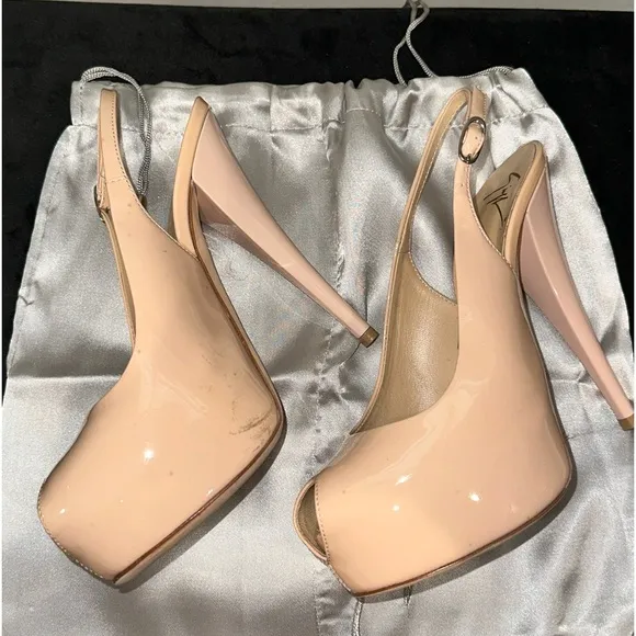 NIB Giuseppe Zanotti Nude patent peeptoe platform heels - Sz 7 or 37