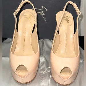 NIB Giuseppe Zanotti Nude patent peeptoe platform heels - Sz 7 or 37