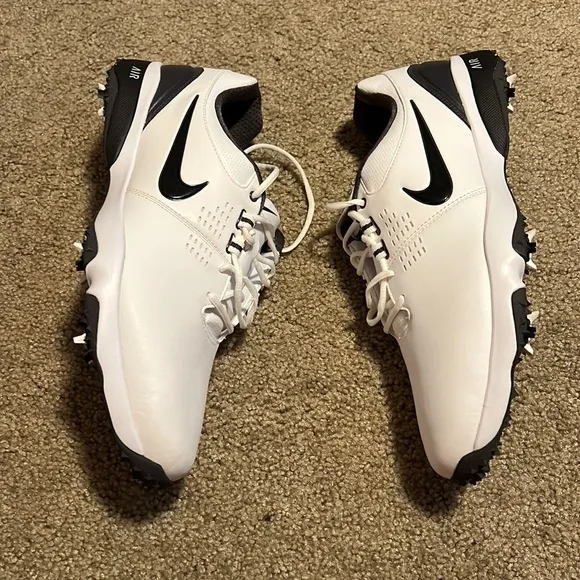 NIB Men's Nike Golf Air Rival III Golf Shoe, White/Grey, 9 628533 101