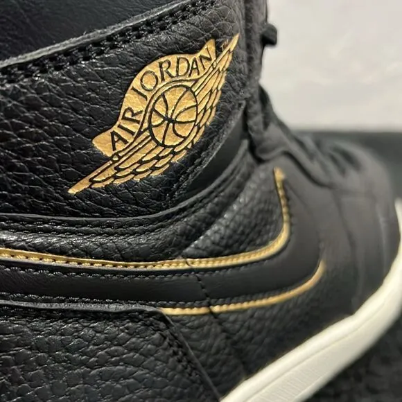 🔥🏀 NIKE AIR JORDAN 1 City Of Flight Sz 10.5  Black/Gold Basketball Shoes - EUC