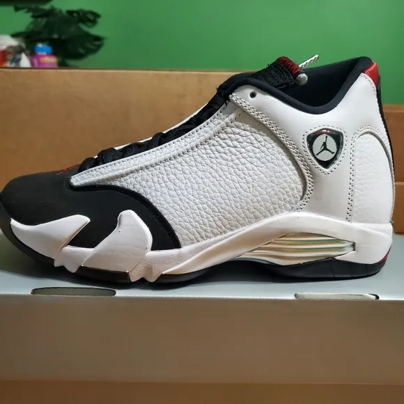 Nike Air Jordan 14 &quot;Black Toe&quot;