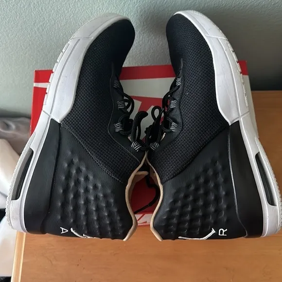 Nike Air Jordan Academy (844515-012) Basketball Shoes Men's Size 9.5 no box