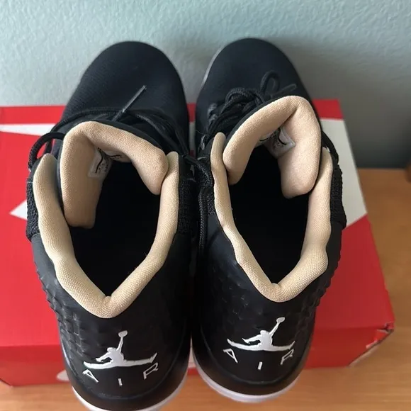 Nike Air Jordan Academy (844515-012) Basketball Shoes Men's Size 9.5 no box