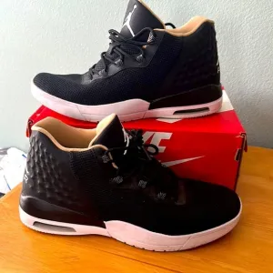 Nike Air Jordan Academy (844515-012) Basketball Shoes Men's Size 9.5 no box