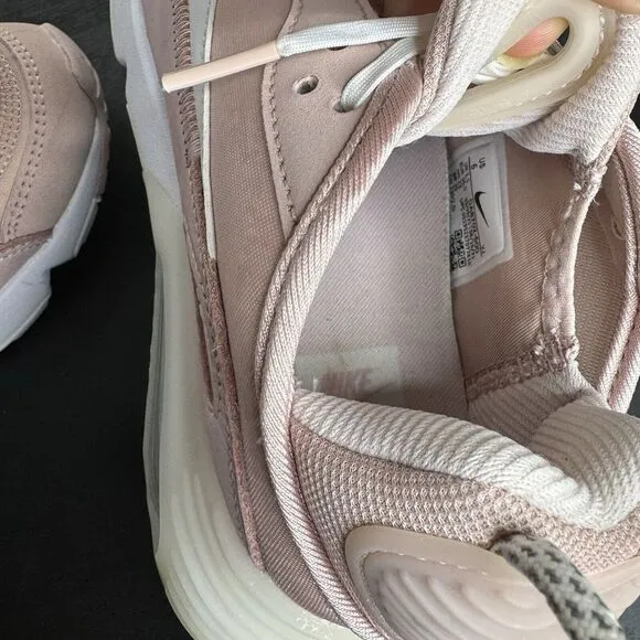 Nike‎ Air Max 2090 Peaches &amp; Cream Shoes Womens Size 6  Pink Trainers Sneakers