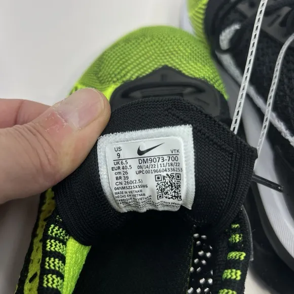 Nike Air Max Flyknit Racer Women's Size 9 Volt White Sequoia Black DM9073-700