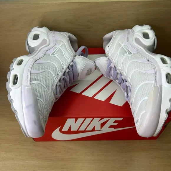 Nike Air Max Plus “Light Violet”  CD0609-103 Size GS 6.5Y / Wmns Size 8