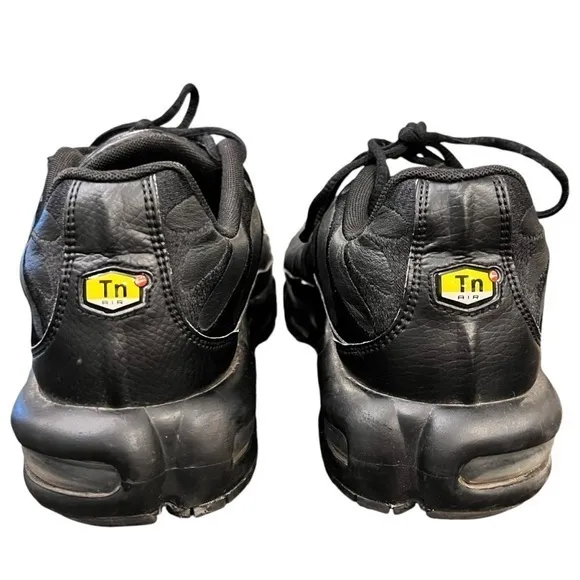 Nike Air Max Plus Triple Black Mens Size 11.5 Athletic Shoes Sneakers AJ2029-001