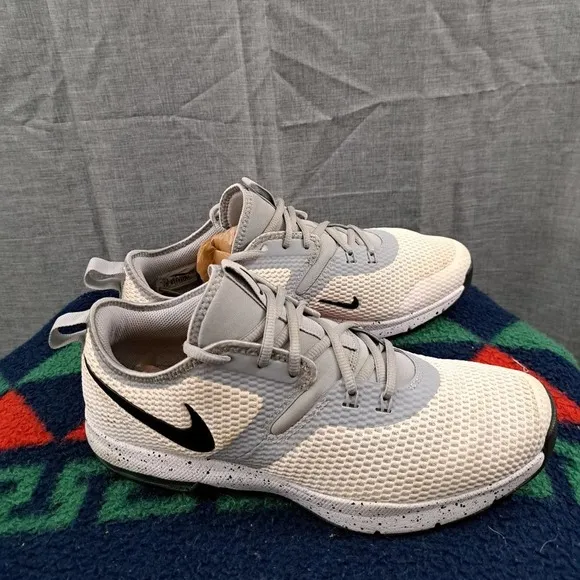 Nike Air max Typha Flywire Mens size 11.5 training Running shoes White A03020