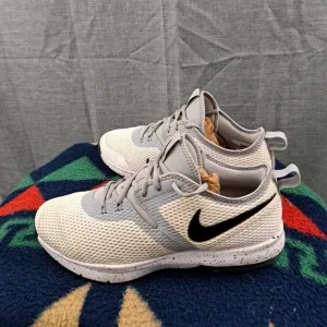 Nike Air max Typha Flywire Mens size 11.5 training Running shoes White A03020
