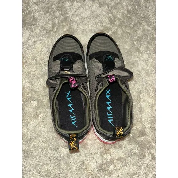 Nike Air Max Women’s Size 8 B9665-301 Green Black Pink NEW Comfy gym run street