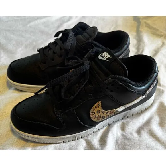 Nike Air Size 10 Women Dunk Low SE Primal Black Used DD7099-001