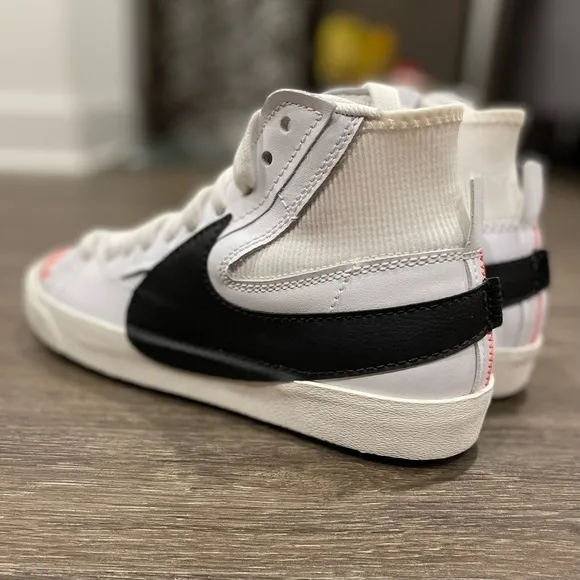 NIKE BLAZER MID '77 JUMBOSWOOSH CASUAL SHOES sz 10.5, 11