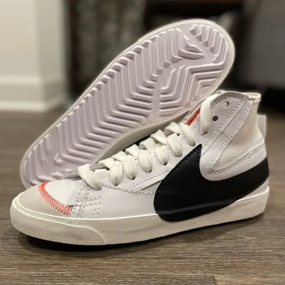 NIKE BLAZER MID '77 JUMBOSWOOSH CASUAL SHOES sz 10.5, 11