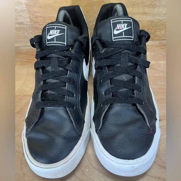 Nike Court Royale AC Womens Size 11 Shoes Sneakers Black White AO2810-001