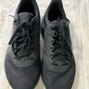 Nike Downshifter Mens Size 11.5 Black &amp; Gray DD3576-002 Running Shoes Sneaker