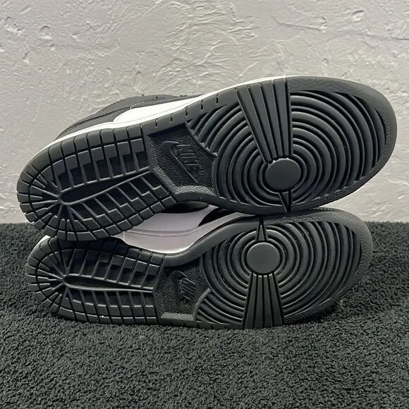 🔥🔥 NIKE DUNK LOW “PANDA” Retro Sneaker Shoes Big Kids Sz 7Y - EXCELLENT Dunks