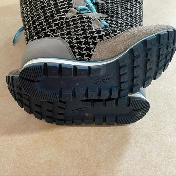 Nike Hi 3 sneaker boots plaid black white gray and blue size 6.5 women’s