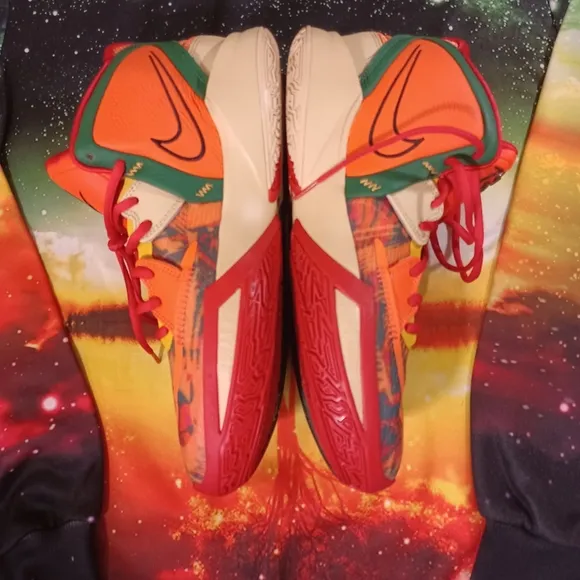 Nike Kyrie Irving 8 Infinity 1 World 1 People Mens 10  Orange DO9614 800 NO BOX!