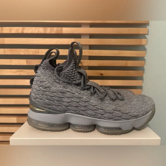 Nike LeBron 15 City Series Size 10.5