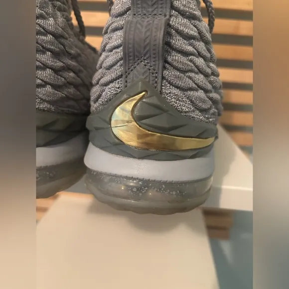 Nike LeBron 15 City Series Size 10.5