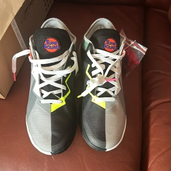Nike LeBron XVIII Low MARVIN VS BUGS