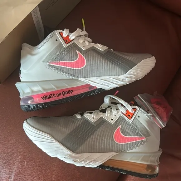 Nike LeBron XVIII Low MARVIN VS BUGS