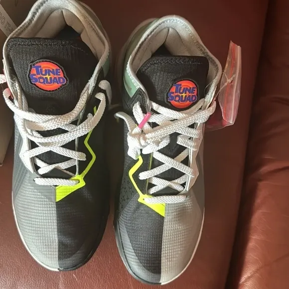 Nike LeBron XVIII Low MARVIN VS BUGS