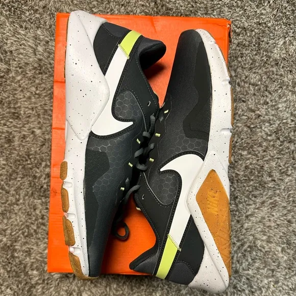 Nike Legend Essential 2 Men’s Running Shoes - CQ9356-016