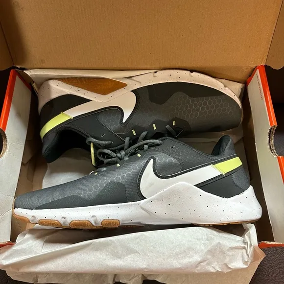 Nike Legend Essential 2 Men’s Running Shoes - CQ9356-016