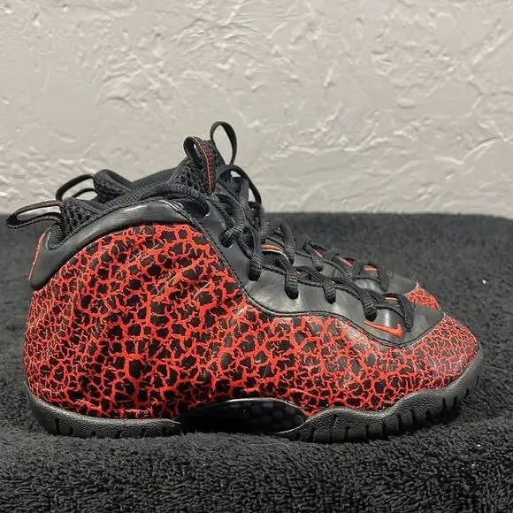 🏀 NIKE Little Posite One Lava Kid Sz 2Y Foamposite Sneakers Black/Red - PERFECT