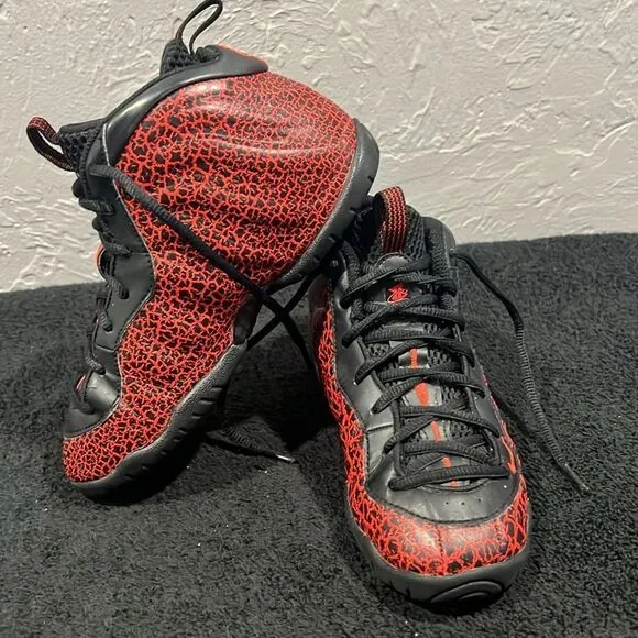 🏀 NIKE Little Posite One Lava Kid Sz 2Y Foamposite Sneakers Black/Red - PERFECT