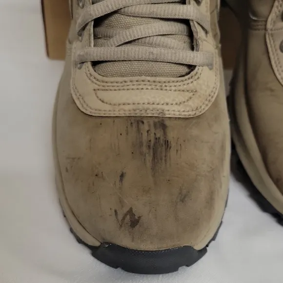 Nike Men's Tan MANOADOME High-Top Sneakers/ Boots