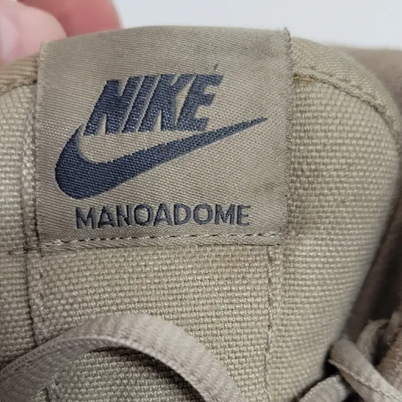 Nike Men's Tan MANOADOME High-Top Sneakers/ Boots