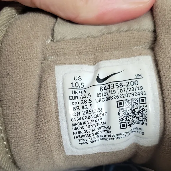 Nike Men's Tan MANOADOME High-Top Sneakers/ Boots