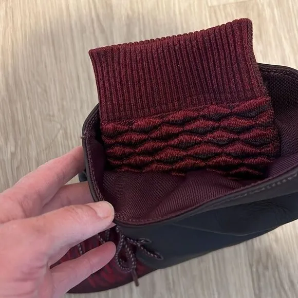 Nike Roshe Two Flyknit Hi 861708-600 Deep Burgundy-Red Women Size 10 Boots