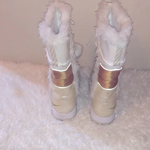 Nike Snow Boots Size 7 GUC