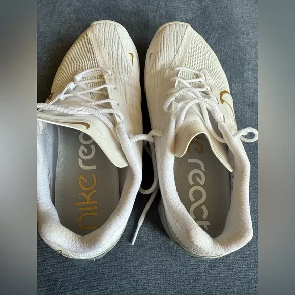 Nike Womens React Metcon Turbo White Gold Training Lace Up Athletic Shoes SZ9.5