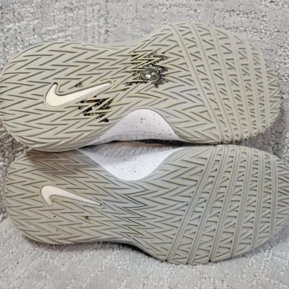 Nike Zoom Ascention Air Mag Fly Knit Youth's Size 5Y Silver White Athletic Shoes