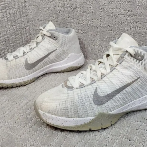 Nike Zoom Ascention Air Mag Fly Knit Youth's Size 5Y Silver White Athletic Shoes