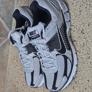Nike Zoom Vemero 5 Mens
